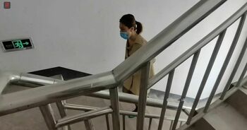 邻家少妇诗韵绳奴培育户外篇第一集：蕾丝内衣黑丝吊带袜，DD塞入，丝袜塞入+胶带双