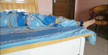 情景剧--女生来应聘女医生，没想到被捆绑，挣扎无果只能顺从