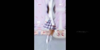 定拍之作各种道具无敌疯狂tk挠脚脚，作品中有小妹妹的真实访谈感受