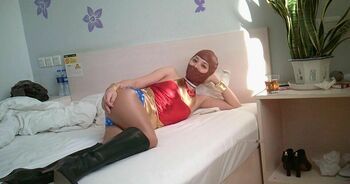 碧凡 女超人 黑靴 迷晕 袜子塞嘴 头套 驷马