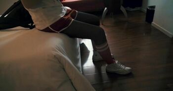 学生妹子首体体验绳艺束缚，唯美高清的丝袜美腿很美